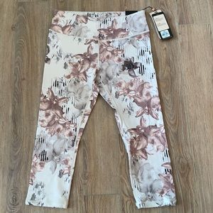 Calia mid rise Capri legging